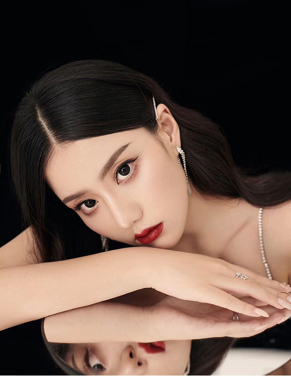 新加坡围经纪人微信