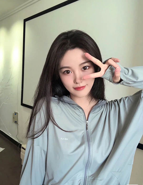 曼谷高端模特微信