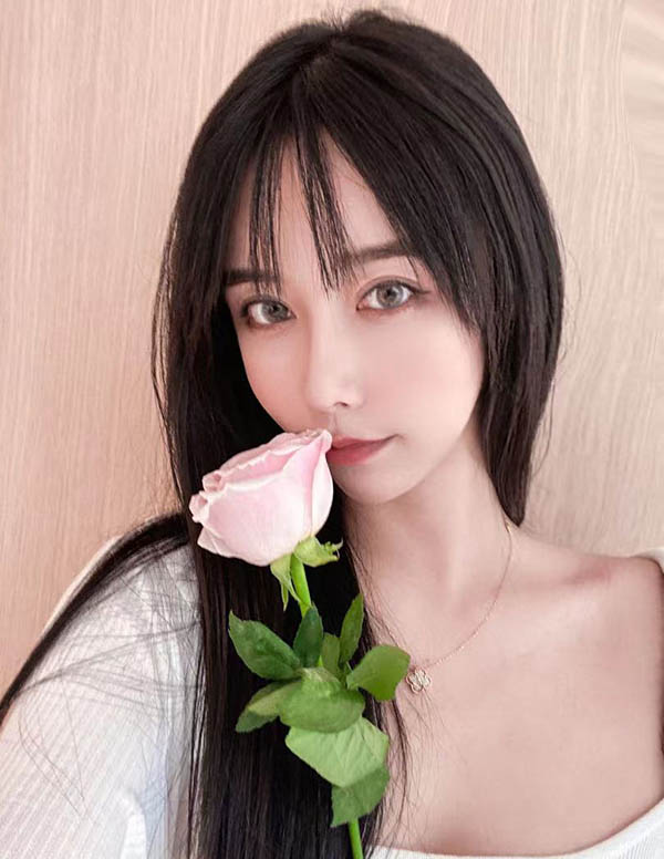 巴黎外围女大学生